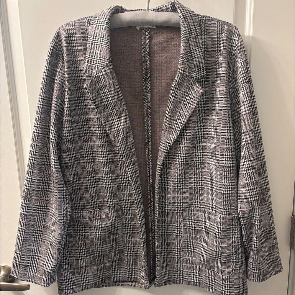 Black, white and pink Maurice’s blazer